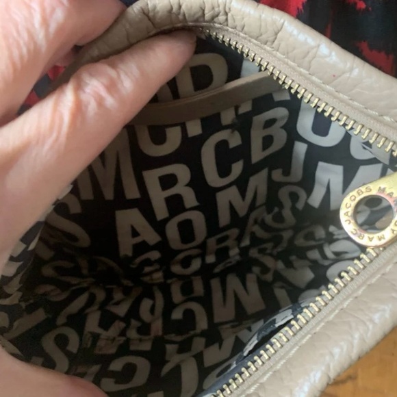 Marc Jacobs Taupe Leather Crossbody Bag - Picture 3 of 9